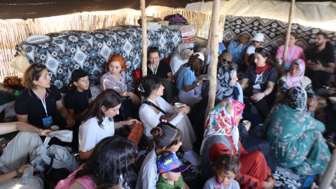 Akademisyenler ile öğrenciler Ağrı Dağı&#039;nda yaylacıların yaşamını yerinde araştırıyor