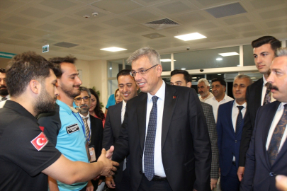 Sağlık Bakanı Kemal Memişoğlu'ndan Ahlat Devlet Hastanesine ziyaret