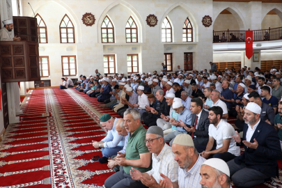 Somuncu Baba Külliyesi&#039;nde şehitler için Kur&#039;an-ı Kerim okundu