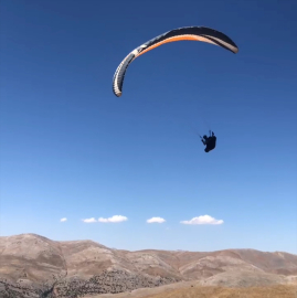 Doğanşehir'de yamaç paraşütü etkinliği yapıldı