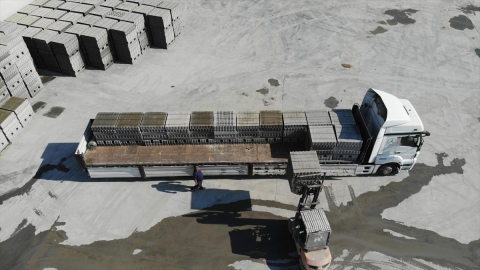 Bitlis&#039;teki ocaklardan çıkarılan ponza ekonomiye ve istihdama katkı sunuyor