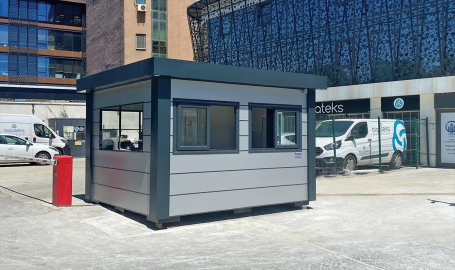 Karmod'un ofis kabinleri, Çukurova Havalimanındaki araç kiralama firmalarının tercihi oldu