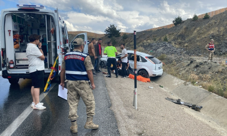 Erzincan&#039;da yoldan çıkan otomobildeki 4 kişi yaralandı