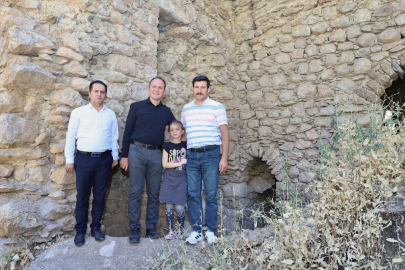 Şemdinli Kaymakamı Akpınar, kilise kalıntısını inceledi