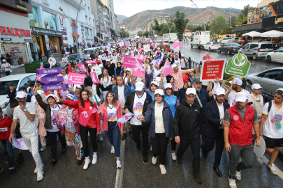 Muş&#039;ta "11. Uluslararası Onkoloji Günleri" kapsamında farkındalık yürüyüşü düzenlendi