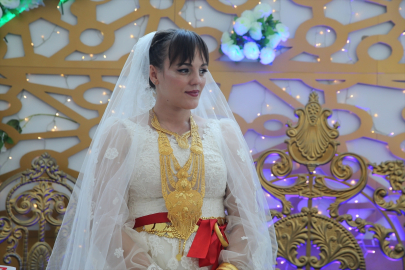 Ukraynalı doktor, Hakkari'ye gelin geldi