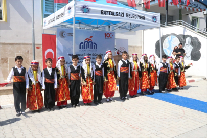 Deprem bölgesindeki okullarda  ilk ders zili çaldı