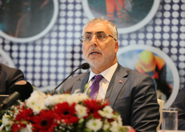 Çalışma ve Sosyal Güvenlik Bakanı Işıkhan, Van&#039;da iş insanlarıyla buluştu: