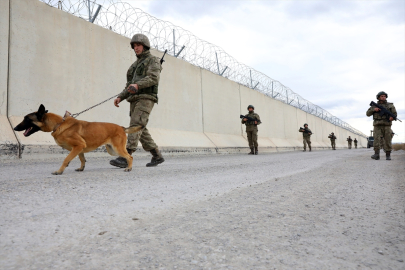 Van&#039;da sınır hattında düzensiz göçle mücadele sürüyor