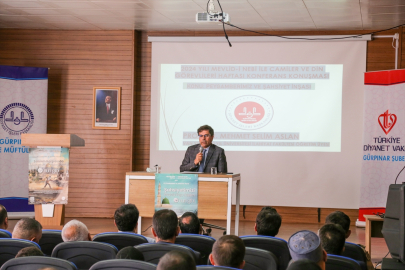 Gürpınar&#039;da "Peygamberimiz ve şahsiyet inşası" konferansı düzenlendi