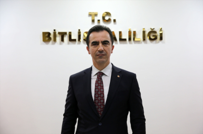 Bitlis Valiliğine atanan Ahmet Karakaya görevine başladı