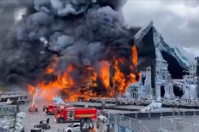 Tomorrowland sahnesinde yangın paniği