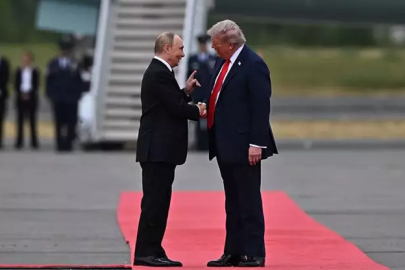 Alaska’da tarihi buluşma: Putin’den Trump’a dikkat çeken 3 jest