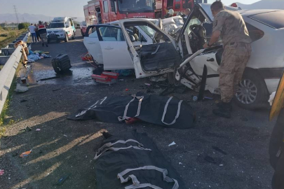 Erzurum'da facia: Demir yığınına dönen araçlarda can pazarı