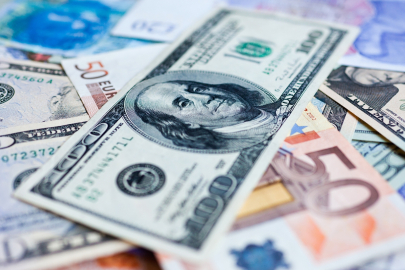 Dövizde yükseliş sürüyor: Dolar 40 TL’yi aştı, yıl sonu tahminleri revize edildi