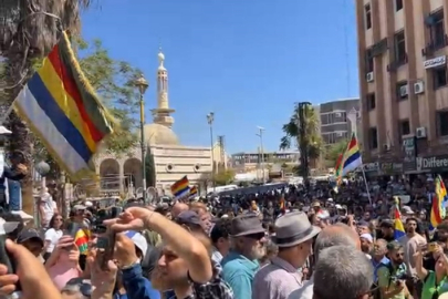 Süveyda’da Dürzilerden kitlesel yürüyüş: Kendi kaderimizi tayin edeceğiz