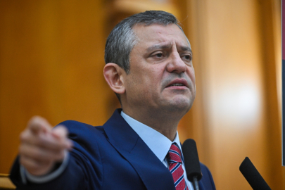 Özel’den sert çıkış: Gürsel Tekin’i partiden ihraç ettik!