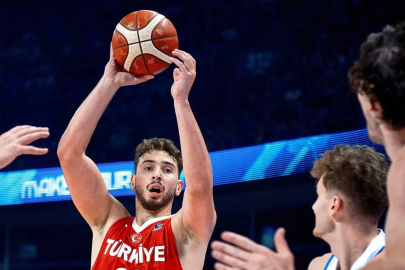 12 Dev Adam'dan nefes kesen maç!