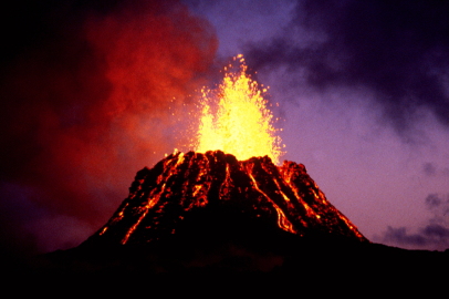 Hawaii’de 13 saat süren volkan patlaması