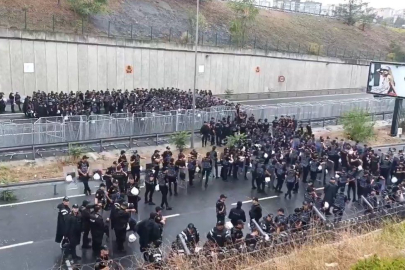 CHP İstanbul İl Binası polis ablukasında