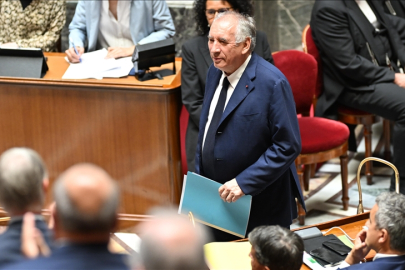 Fransa’da tarihi oylama: Bayrou Hükümeti resmen düştü!