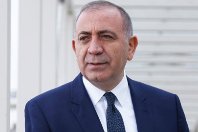 Masayı yumruklayan CHP’li Aytekin’den kayyum Tekin’e sert soru: 5 bin polisle mi gelinir?