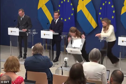 İsveç’te yeni sağlık bakanı basın toplantısında bayıldı!