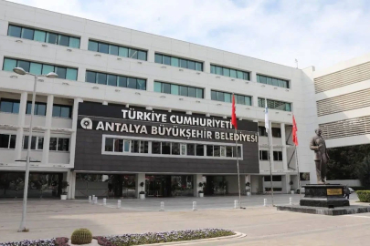 Antalya Büyükşehir Belediyesi’ne operasyon: 17 kişi gözaltında