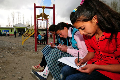 Eğitimde eşitsizlik derinleşiyor: 221 bin 739 kız çocuğu okul dışında