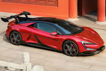 Teknofest’te rekor: 472 km hıza ulaşan elektrikli spor otomobil tanıtıldı