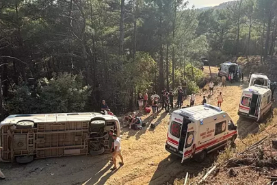 Edremit’te tur minibüsü kazası: 11 yaralı