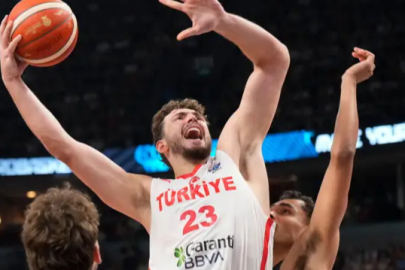 EuroBasket 2025 finalinde ilk yarı Türkiye'nin üstünlüğüyle tamamlandı