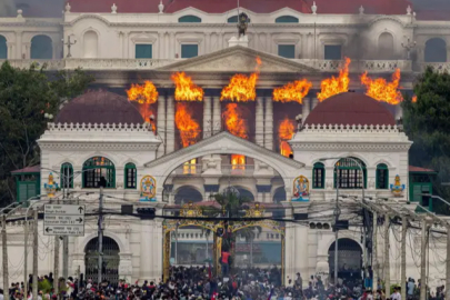 Nepal’de Z kuşağı ayakta: Başbakan protestolar sonrası istifa etti