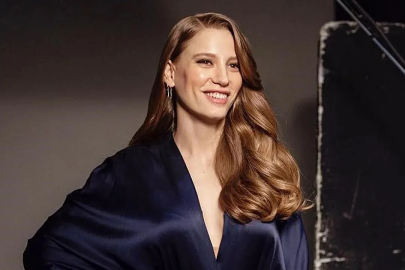 Gözler ona çevrilmişti: Serenay Sarıkaya’dan Güllü’ye duygusal veda