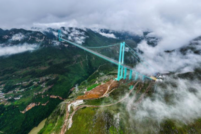 Çin’de Tarihi Açılış: Dünyanın En Büyük Köprüsü Hizmete Girdi!
