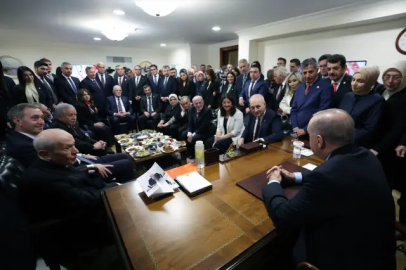 Erdoğan’dan Meclis’te tarihi buluşma: 4 parti lideriyle aynı masada