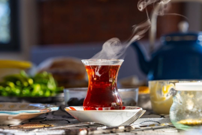 Karadeniz’de çay dengeleri altüst oluyor, dev marka üretimi bırakıyor!