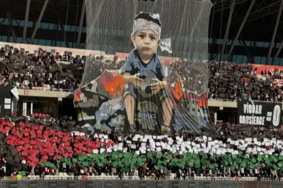 Sivasspor taraftarlarından Gazze’ye destek koreografisi