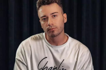 Enes Batur'dan şaşırtan hamle: Filminin adını “Enes Patos: Hayal mi Riyıl mı?” yaptı!