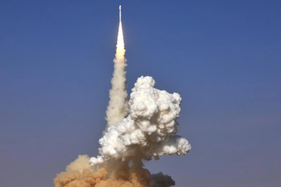 Çin, Pakistan’la birlikte üç uyduyu uzaya gönderdi