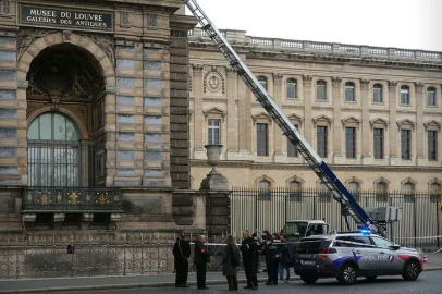 Louvre Müzesi’nde 7 dakikalık şok soygun! 