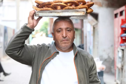 20 yıl simit sattı, 14 yıl KPSS’ye girdi, 49 yaşında memur oldu: Azmin zaferi!