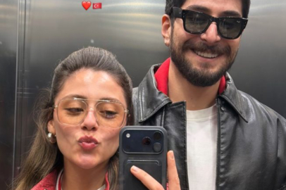 Sıla Türkoğlu ve Ata Ayyıldız’dan romantik ayna pozu