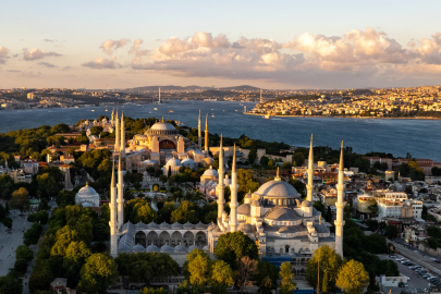 İstanbul’da tepki çeken görüntü: Tasma taktığı kadını sokakta yürüttü!