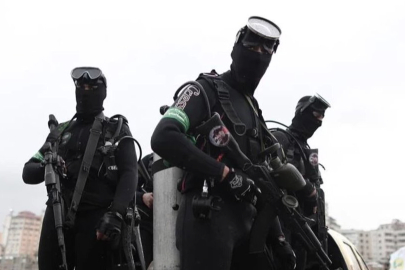 Hamas, 3 İsrailli esirin daha cenazesini İsrail’e teslim etti