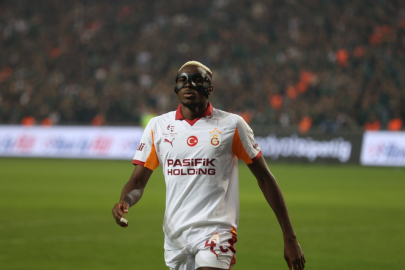 Osimhen iptal golü değerlendiriyor