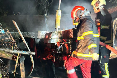 Bartın'da iki araca yıldırım isabet etti