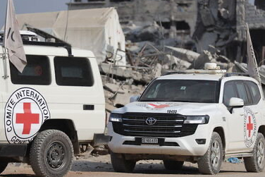 Hamas, 1 İsrailli esirin cenazesini teslim etti