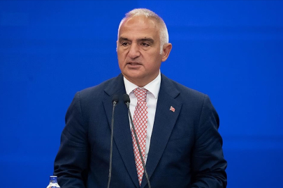 Meclis’te Bakan Ersoy’a şok Kartalkaya protestosu: Sıkmam bu adamın elini!