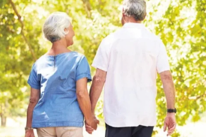 Düzenli yürüyüş Alzheimer riskini düşürüyor